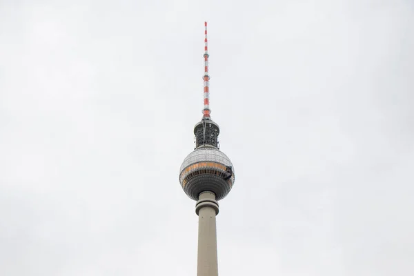Берлин Германия Октября 2017 Года Берлинская Телебашня Белом Фоне — стоковое фото