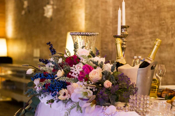 Projeto Mesa Casamento Com Flores Velas Luzes — Fotografia de Stock