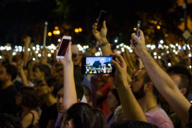 Gürcistan Parlamentosu önünde, Gavrilov 'un Gecesi veya Gürcistan' daki hükümet karşıtı protestolar olarak da bilinen protestolar düzenleniyor. Tiflis, Gürcistan.