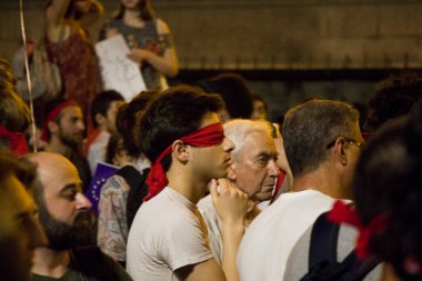 Gürcistan Parlamentosu önünde, Gavrilov 'un Gecesi veya Gürcistan' daki hükümet karşıtı protestolar olarak da bilinen protestolar düzenleniyor. Tiflis, Gürcistan.