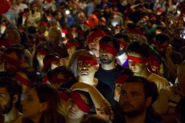 Gürcistan Parlamentosu önünde, Gavrilov 'un Gecesi veya Gürcistan' daki hükümet karşıtı protestolar olarak da bilinen protestolar düzenleniyor. Tiflis, Gürcistan.