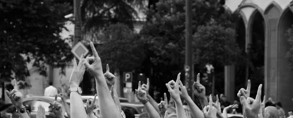 Gürcistan Parlamentosu önünde, Gavrilov 'un Gecesi veya Gürcistan' daki hükümet karşıtı protestolar olarak da bilinen protestolar düzenleniyor. Tiflis, Gürcistan.