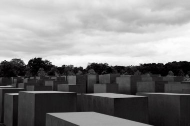 Öldürülen Avrupa Yahudileri Anıtı, Berlin 'de anıt, Yahudi kurbanları, soykırım, Peter Eisenman ve Buro Happold tarafından yapıldı..