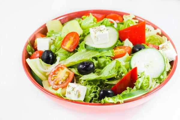 Salada Legumes Prato Tomates Salada Verde Queijo Limão Azeitona Outros — Fotografia de Stock