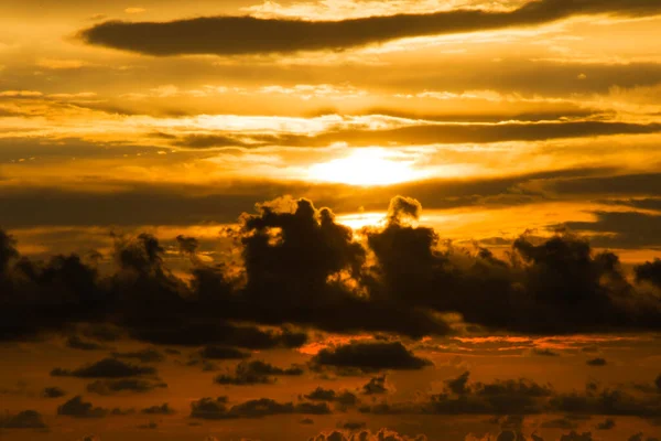 Sonnenuntergang Farbiger Himmel Blau Gelb Orange Und Rot Gemischte Farben — Stockfoto