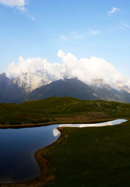 Lago Khoruldi Qoruldi Nas Montanhas Geórgia Svaneti — Fotografia de Stock