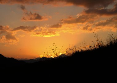 Gürcistan 'daki dağ manzarası ve güzel manzara