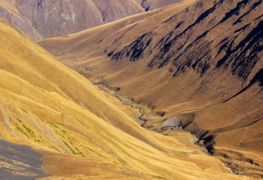 Gürcistan 'daki dağ manzarası ve güzel manzara
