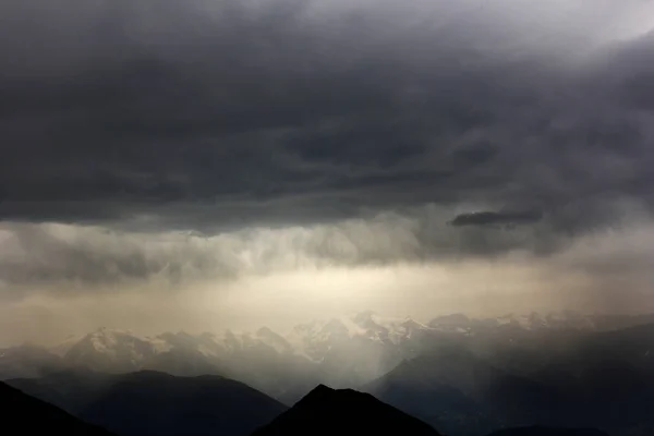 Paysage Nuageux Paysage Montagne Géorgie Horizon Dans Chaîne Montagnes — Photo