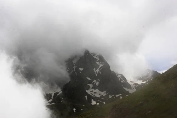 格鲁吉亚的高山云雾和风景 山区的地平线 — 图库照片