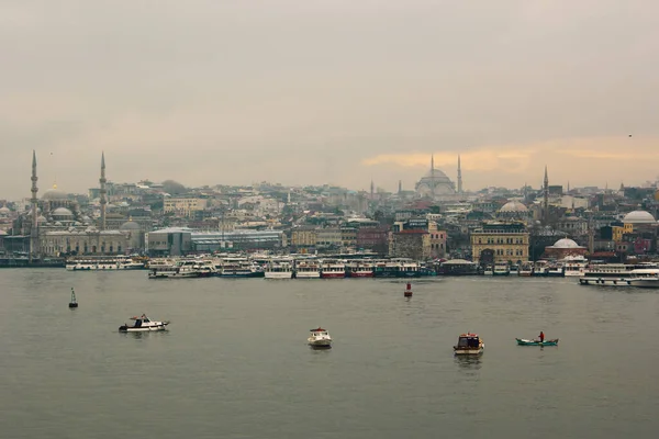 Istanbul Turkey February 2015 Istanbul Cityscape Bosporus Channel Birds Landmarks — Stock Photo, Image