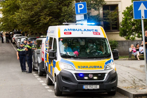 Awaryjny Samochód Ulicy Ambulans Pierwsza Pomoc Tbilisi Gruzja — Zdjęcie stockowe