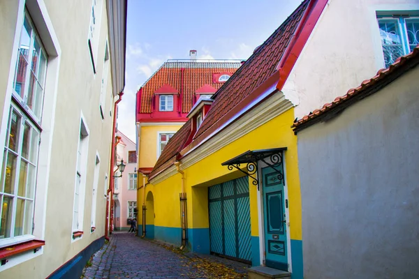 Edificios Arquitectura Vista Exterior Casco Antiguo Tallin Coloridas Casas Estilo — Foto de Stock