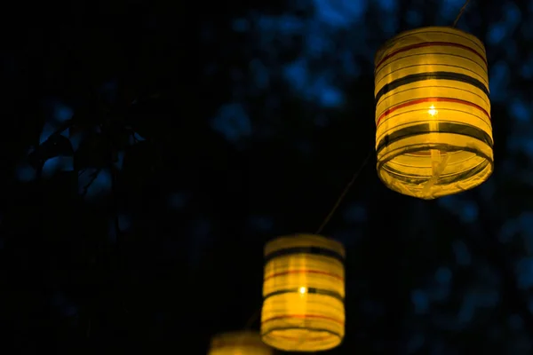 Lantern Yard Night Warm Light Hanging Lanterns Natural Light Evening — Stock Photo, Image