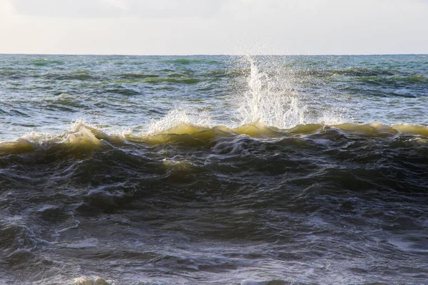 Tempo Tempestuoso Ondas Salpicos Batumi Geórgia Mar Negro Tempestuoso Fundo — Fotografia de Stock