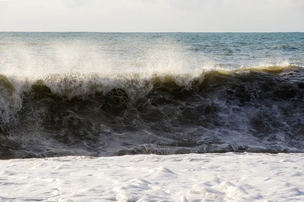 Deniz Dalgalar Fırtınalı Hava Batumi Georgia Dalgalar Sıçramalar Fırtınalı Karadeniz — Stok fotoğraf