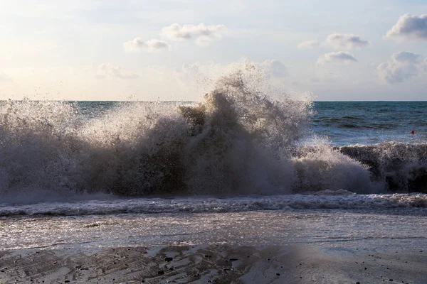 Mer Vagues Temps Orageux Vagues Éclaboussures Batoumi Géorgie Tempête Mer — Photo