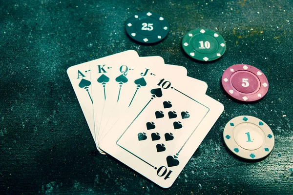 Королівський Покер Блекджек Карти Чіпи Студійна Стрілянина — стокове фото