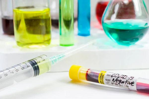 Ковід Коронавірус Проба Кованої Крові Голка Вакциною Лабораторна Діагностика — стокове фото