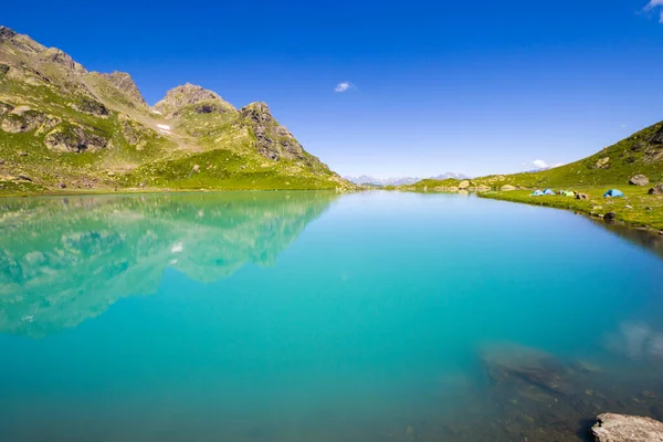 Alpine Mountain Lake Landscape View Blue Beautiful Amazing Lake Panorama — Fotografia de Stock