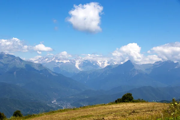 Montañas Paisaje Vista Cordillera Caucásica Racha Georgia —  Fotos de Stock