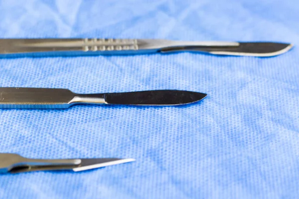 Lame Chirurgicale Sur Table Stérile Scalpel Gros Plan — Photo