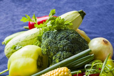 Çiğ organik sebzeler, yakın plan, karışık sebzeler