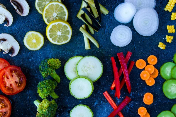 Doğranmış sebzeler, dilimlenmiş sebzeler.