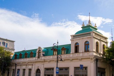 Tiflis, Gürcistan - 09 Eylül 2020 - Tiflis şehir merkezi, eski ünlü yapı ve mimari.