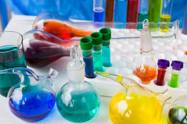 Instrumentos Laboratorio Cristalería Reactivos Coloridos Elementos Químicos Líquidos Diagnósticos Investigación —  Fotos de Stock