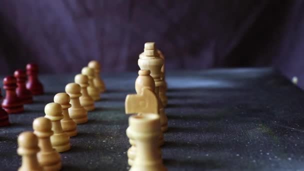 Chess Närbild Rörliga Figurer Och Schackbräda Schackmatt Träfigurer — Stockvideo