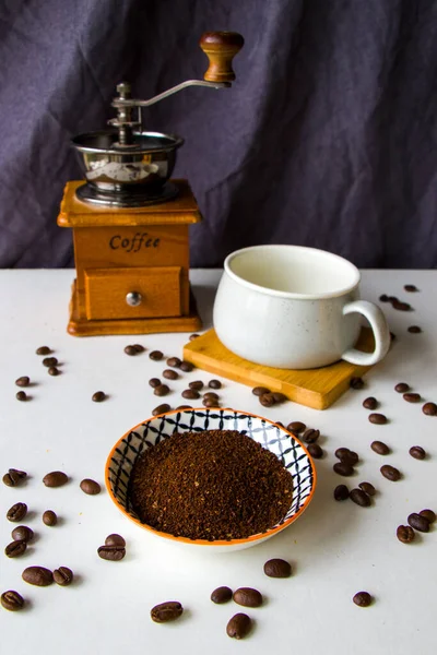 Kaffeemaschine Kaffeetasse Und Becher Übergießen Studiodreh — Stockfoto