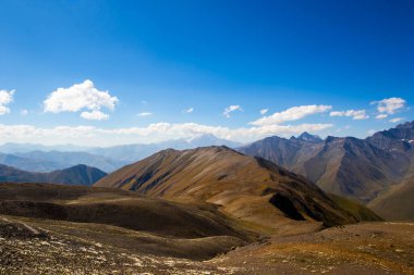 Chaukhebi, Khazbegi 'deki Gürcistan dağları ve tepeleri