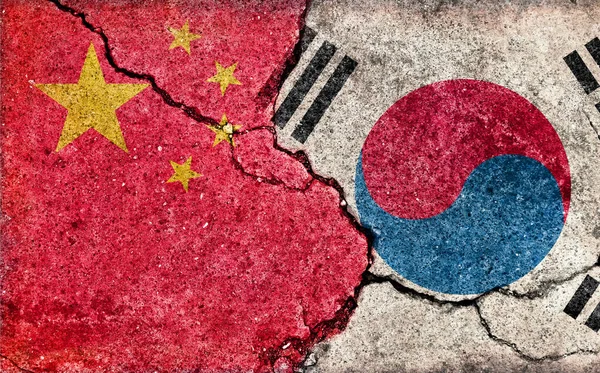 Grunge País Bandeira Ilustração Fundo Concreto Rachado China Coréia Sul — Fotografia de Stock
