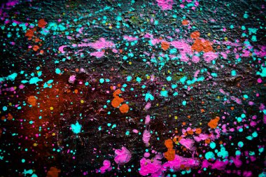 Birçok yağ lekesi olan tuvaldeki soyut sanat eserleri