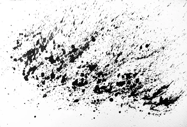 Arka plan siyaha boyanır. Mürekkep ve suluboya sanatından yaratıcı soyut sanat.