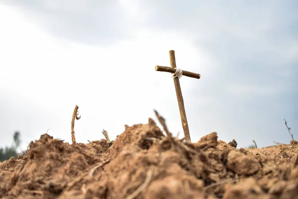 Yükseliş Günü konsepti dini sembolizm. İsa öldü ve yeniden dirildi..