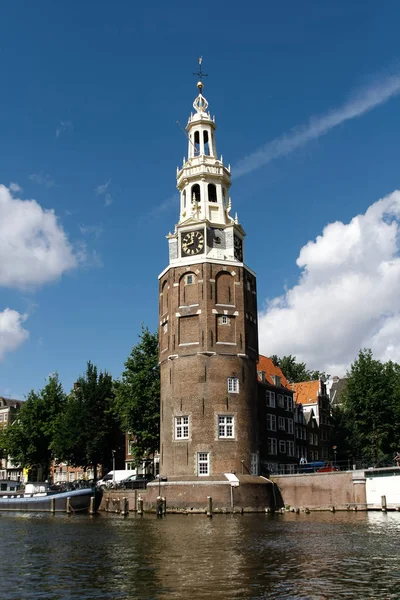 Amsterdam, Hollanda binalarda. Eski şehir mimarisi üzerinde göster.