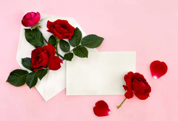 Beautiful Flowers Red Roses Postal Envelope Blank Sheet Space Text — Stock Photo, Image