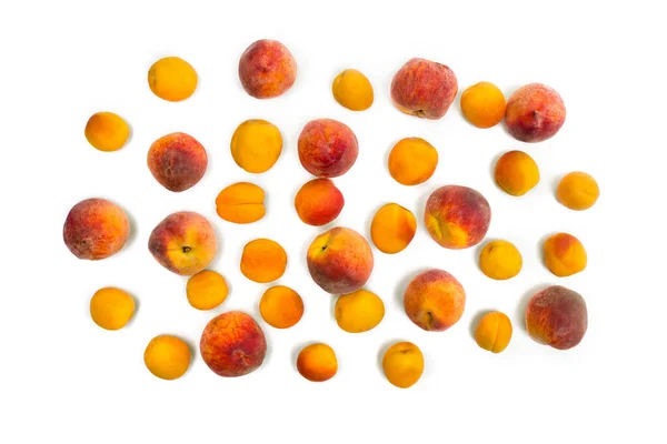 Φρέσκα Πορτοκαλί Βερίκοκα Και Ροδάκινα Φρούτα Λευκό Φόντο Πάνω Άποψη — Φωτογραφία Αρχείου