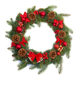 Beyaz arka planda Noel çelengi süslemesi