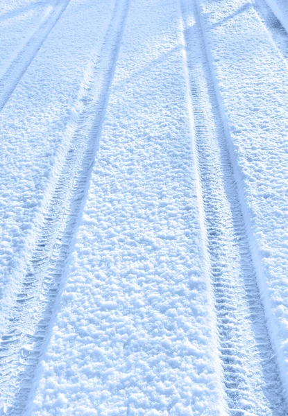 Следы Шин Снегу Дороге Зимой — стоковое фото