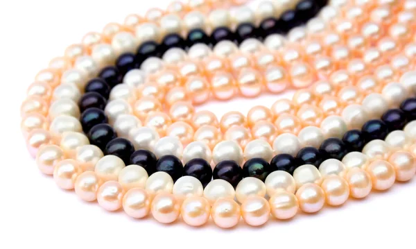 Blanco Rosa Coral Perlas Negras Sobre Fondo Blanco —  Fotos de Stock