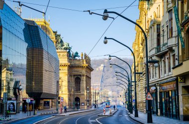 Prag, Çek Cumhuriyeti - Prag 'daki Narodni Trida Caddesi' nde sabahın erken saatlerinde