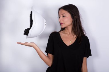 Mimarlar ofislerinde fotoğraf çektirirler