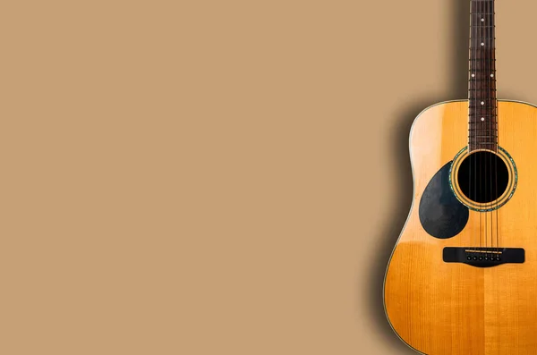 Wooden guitar, electric sound technology, musical instruments, technology separated from the clip, white background