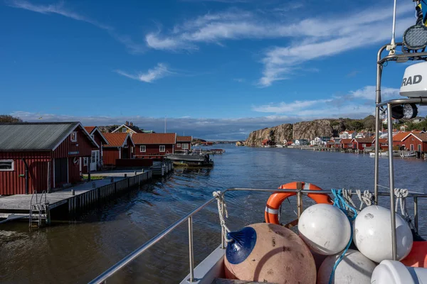 En vacker fiskeby vid den svenska Atlantkusten. Bild från Hamburgsund, Vastra Gotands län — Stockfoto