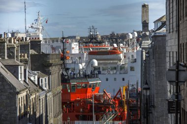 Aberdeen limanı ve şehir manzarası. İskoçya, İngiltere.