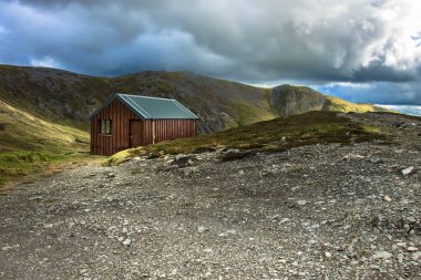 İskoçya manzarası. Royal Deeside 'da Braemar. Cairngorms Ulusal Parkı, Aberdeenshire, İskoçya, İngiltere 'de yürüyüş yolu..