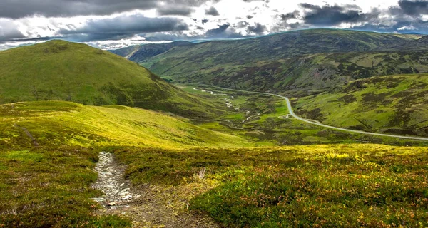 Túrázás Cairngorms Nemzeti Parkban Braemar Royal Deeside Aberdeenshire Skócia Egyesült — Stock Fotó